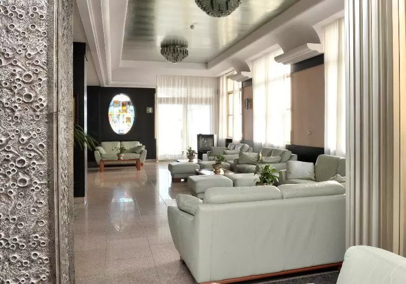 Отель Pietra Di Luna