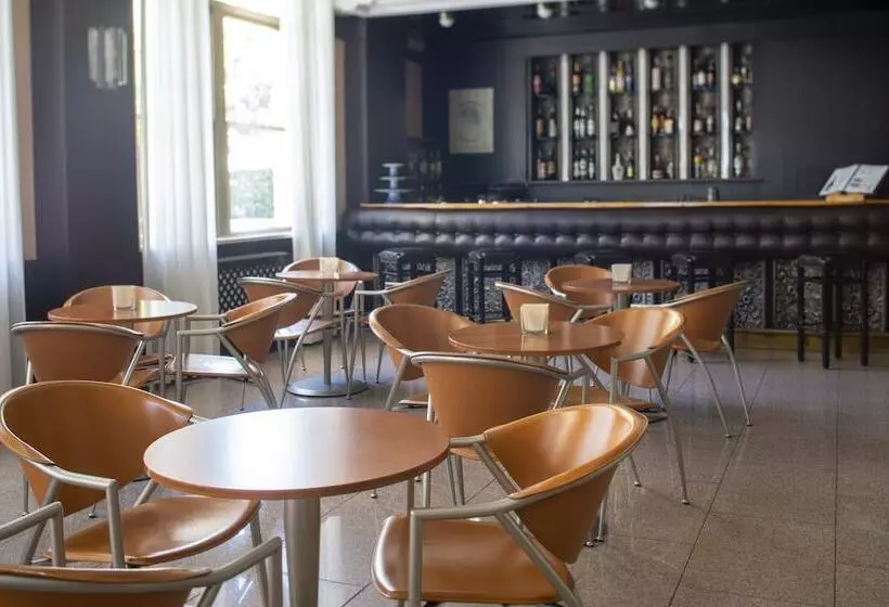 Отель Pietra Di Luna