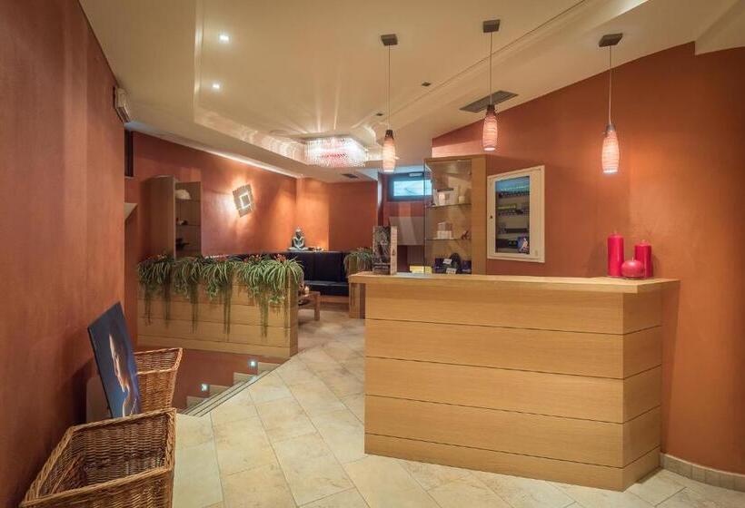 Отель St. Raphael