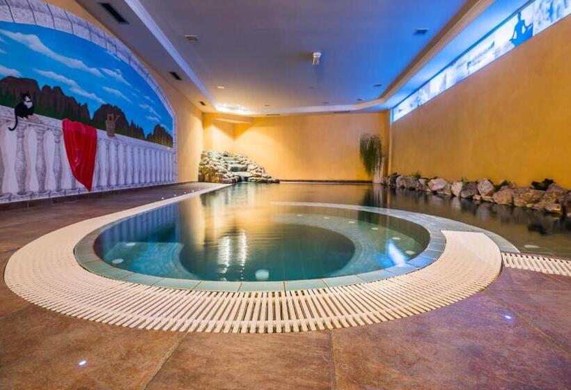 Отель St. Raphael