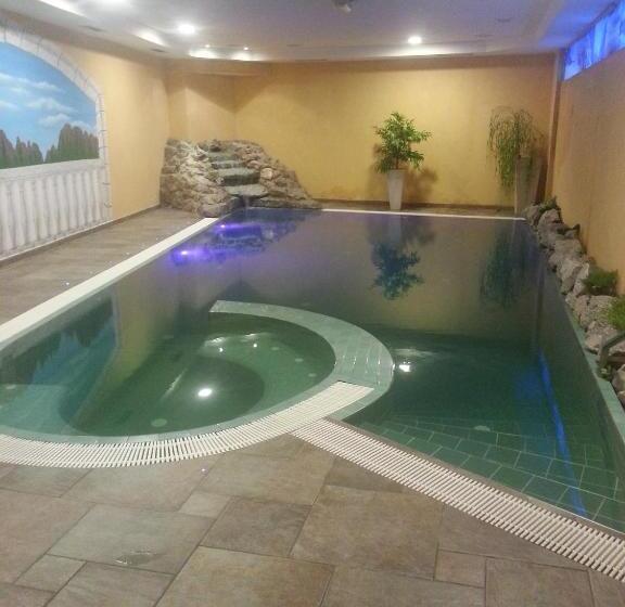 Отель St. Raphael