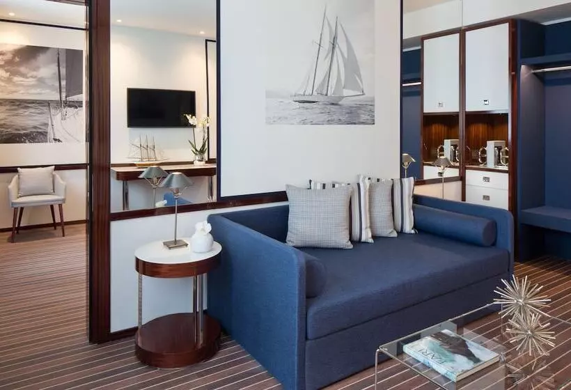 Starhotels President