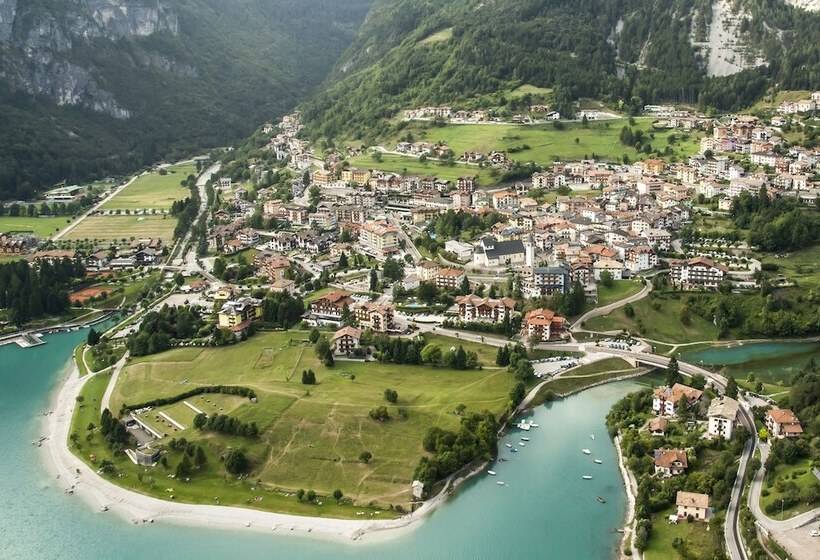 ホテル Ariston Lake View