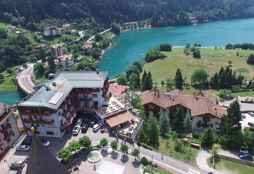 ホテル Ariston Lake View