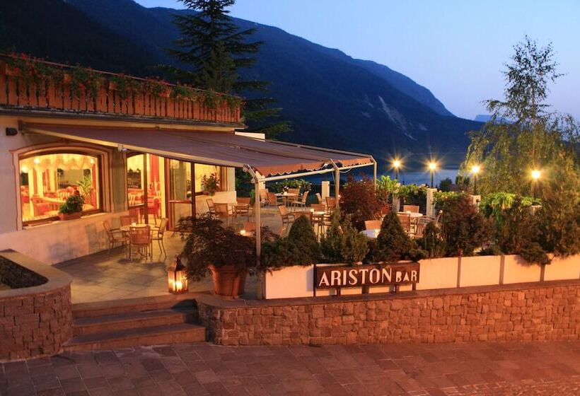 ホテル Ariston Lake View