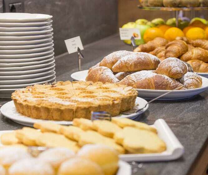 ホテル Ariston Lake View