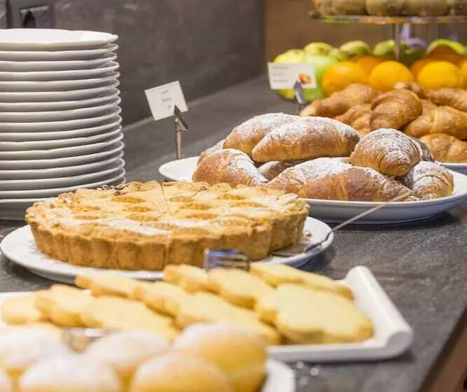 Szálloda Ariston Lake View