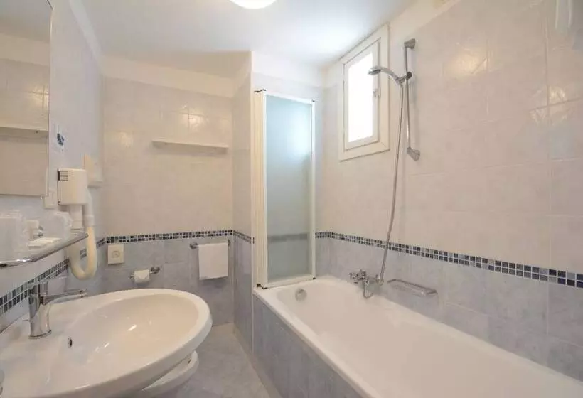 בית מלון כפרי Caravelle