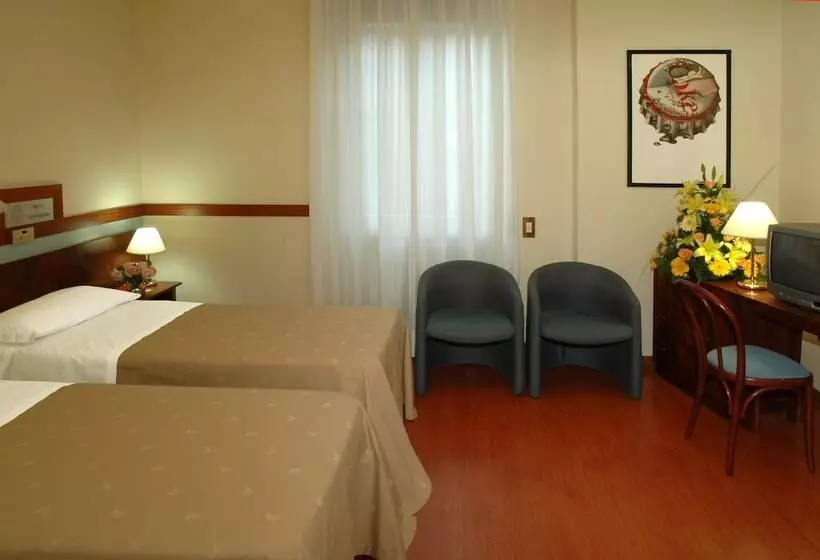 هتل Centrale Byron