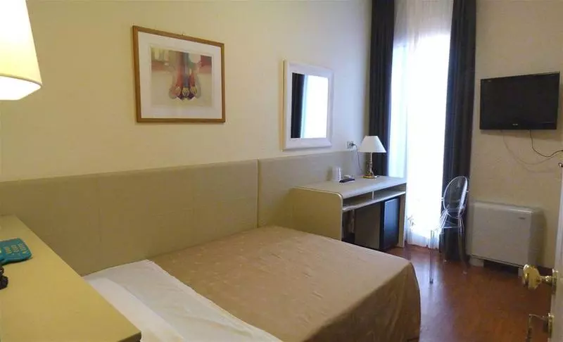 هتل Centrale Byron