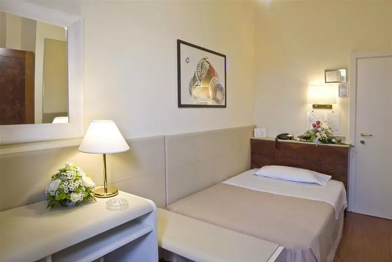 هتل Centrale Byron