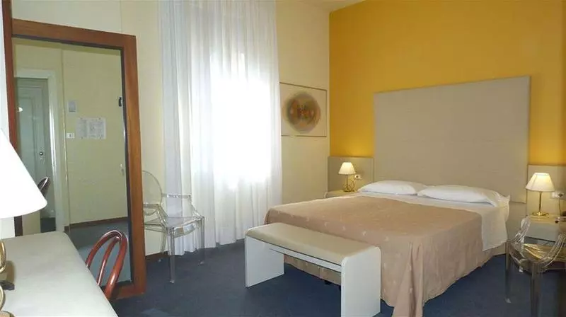 هتل Centrale Byron