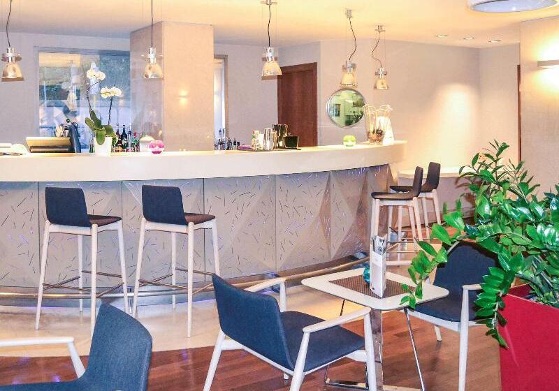 ホテル Mercure Roma Centro Colosseo