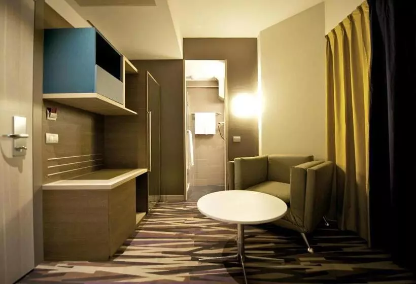 هتل Mercure Roma Centro Colosseo