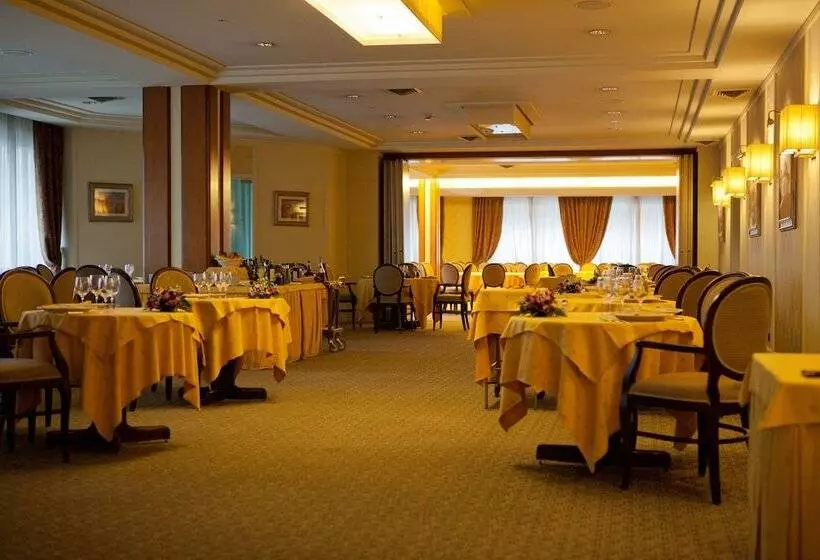 فندق Perugia Plaza