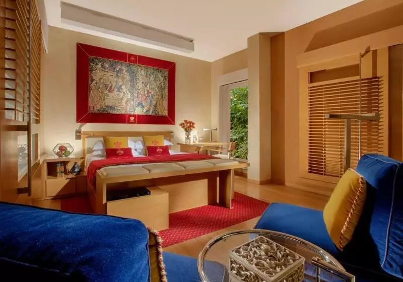 Bio Hotel Raphael   Relais & Châteaux