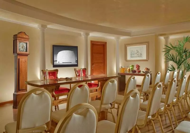 Bio Hotel Raphael   Relais & Châteaux