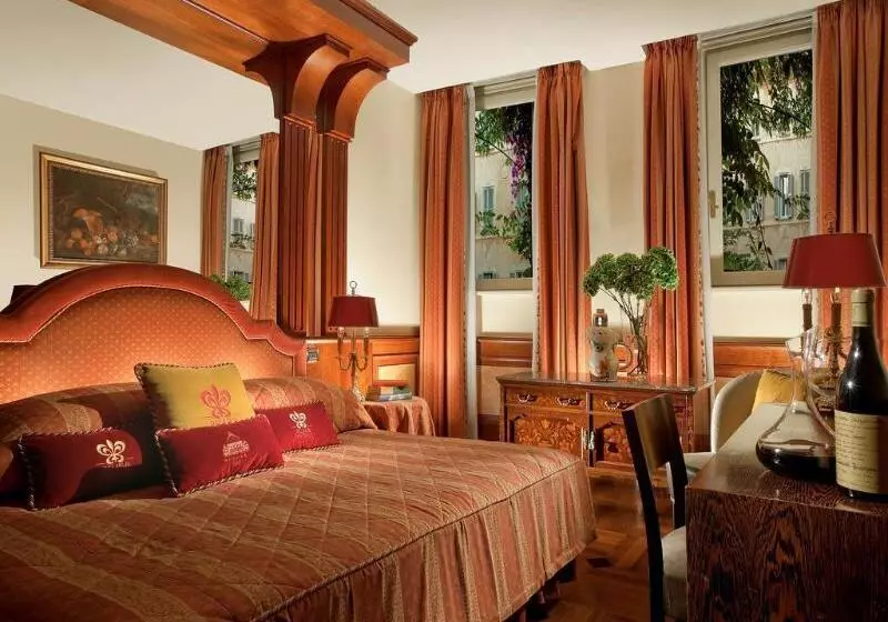 Bio Hotel Raphael   Relais & Châteaux