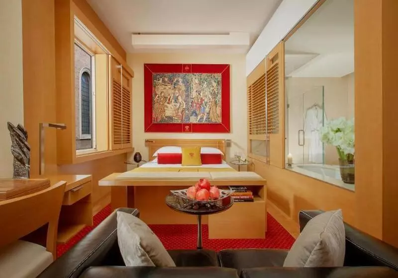 Bio Hotel Raphael   Relais & Châteaux