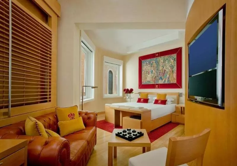 Bio Hotel Raphael   Relais & Châteaux