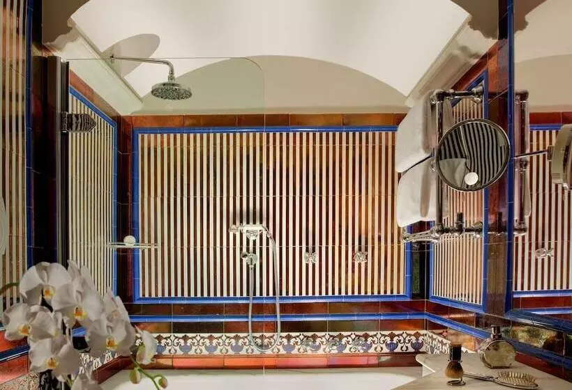 Bio Hotel Raphael   Relais & Châteaux