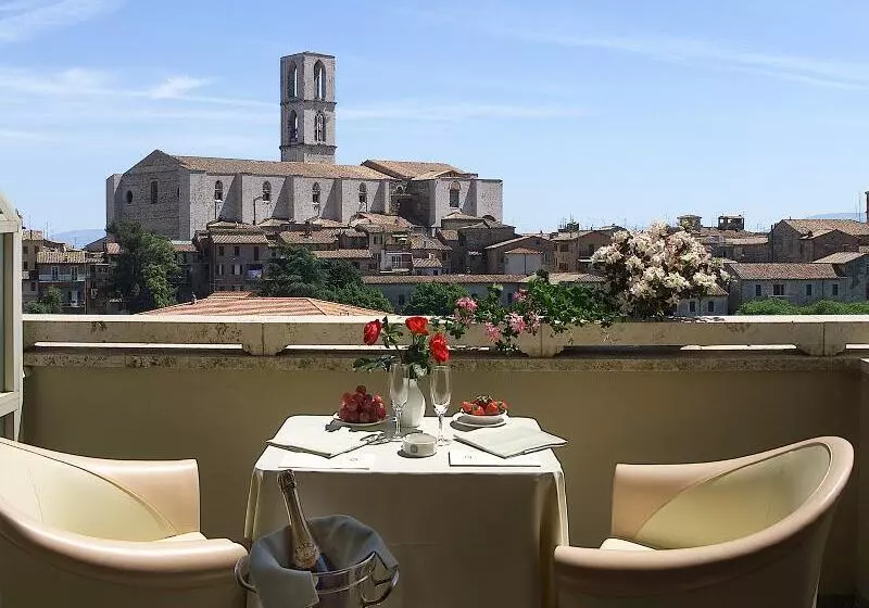 هتل Sangallo Palace