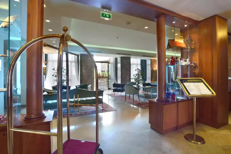 هتل Sangallo Palace