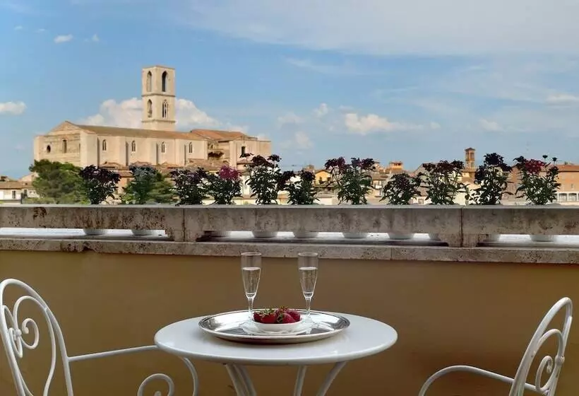 هتل Sangallo Palace