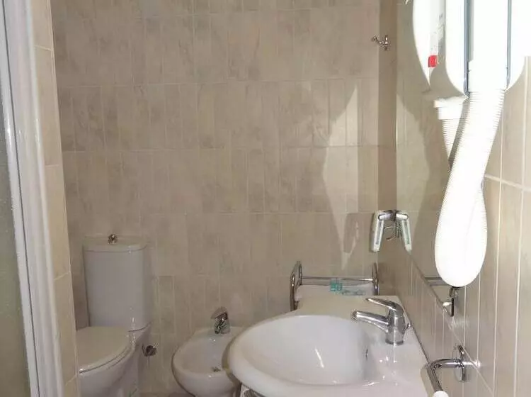 هتل Villa Kinzica