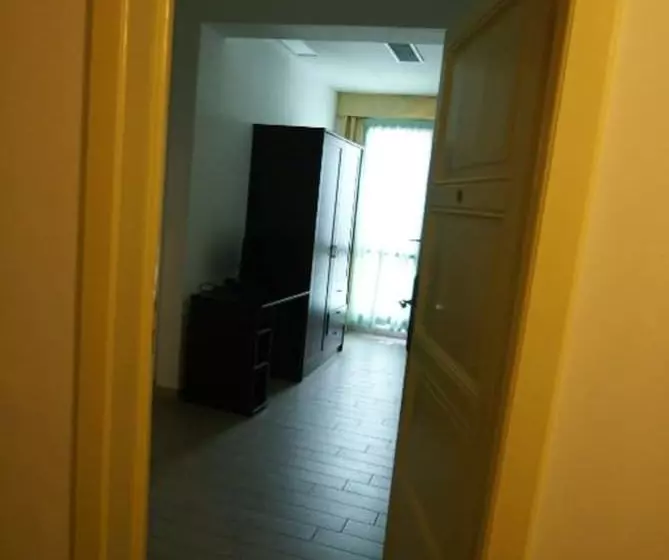 هتل Villa Kinzica