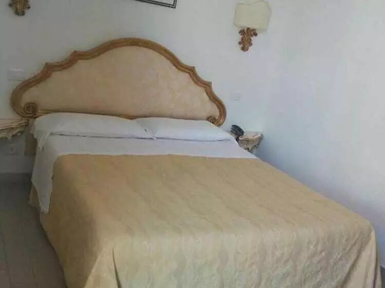 هتل Villa Kinzica