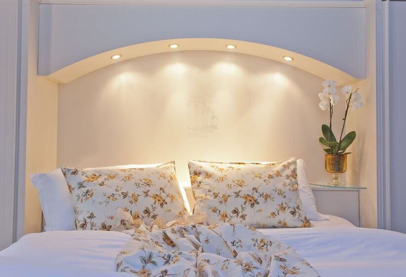 إقامة Bellavista Lakefront Hotel & Apartments