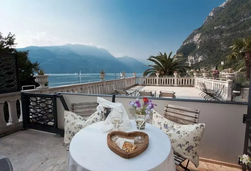 レジデンス Bellavista Lakefront Hotel & Apartments