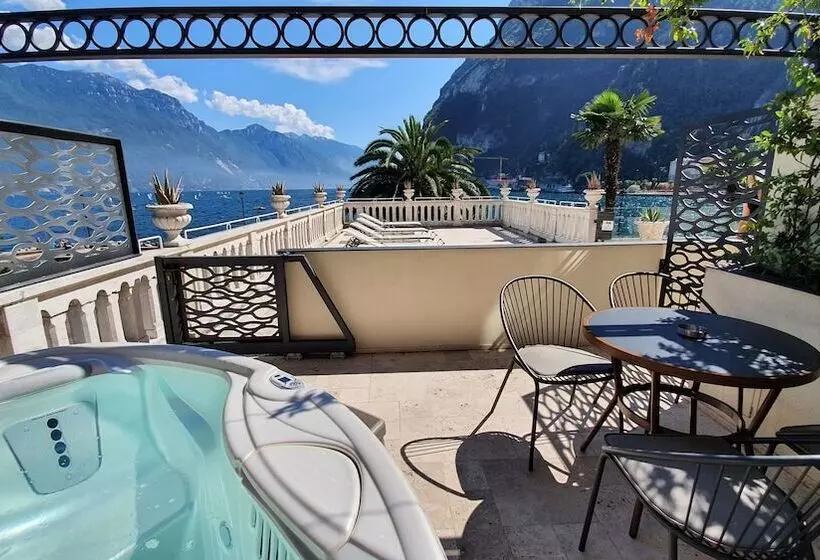 レジデンス Bellavista Lakefront Hotel & Apartments