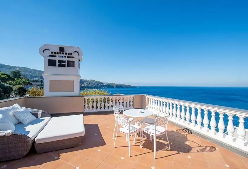 هتل Corallo Sorrento