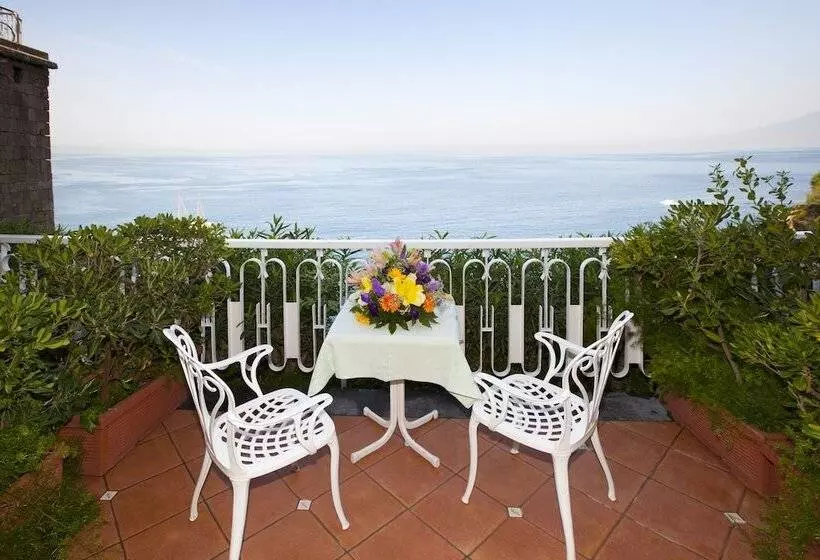 هتل Corallo Sorrento