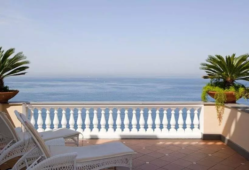 هتل Corallo Sorrento
