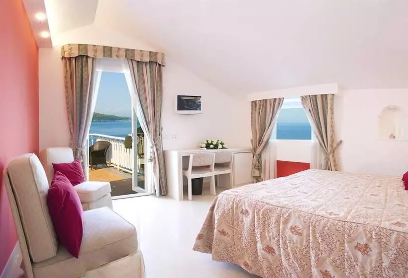 هتل Corallo Sorrento