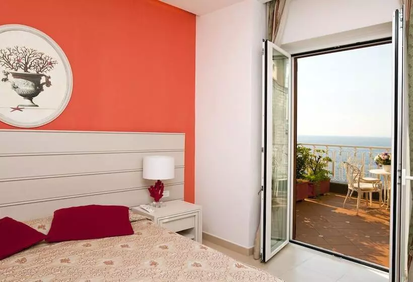 هتل Corallo Sorrento