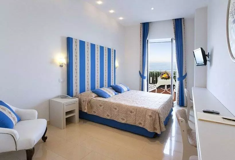 هتل Corallo Sorrento