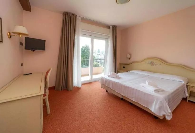 בית מלון כפרי Della Torre