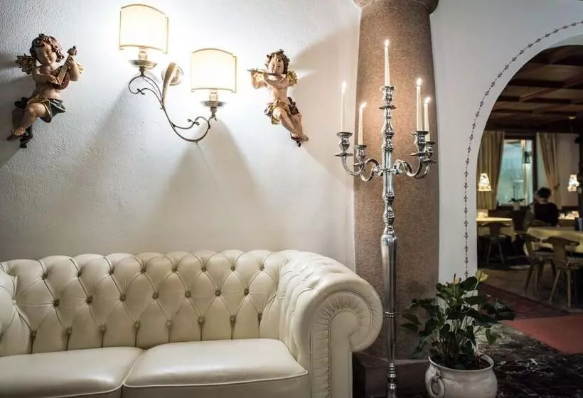 فندق Enzian Genziana