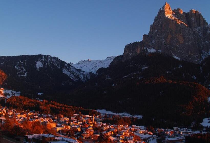 בית מלון כפרי Enzian Genziana