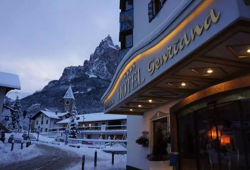 فندق Enzian Genziana