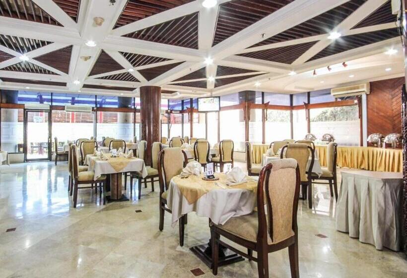 فندق Grand Menteng