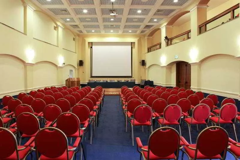 בית מלון כפרי Lloyd S Baia