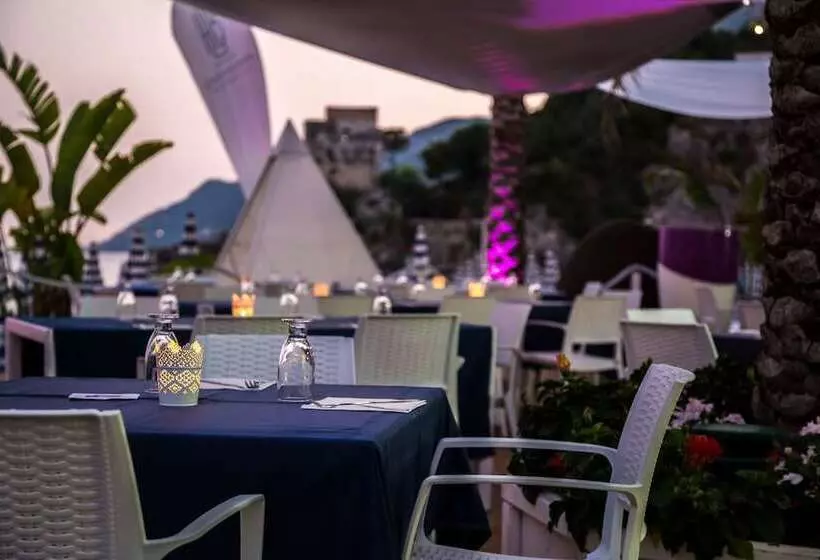 בית מלון כפרי Lloyd S Baia