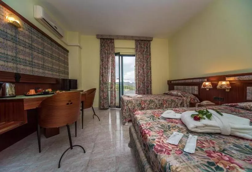 Отель New Petit