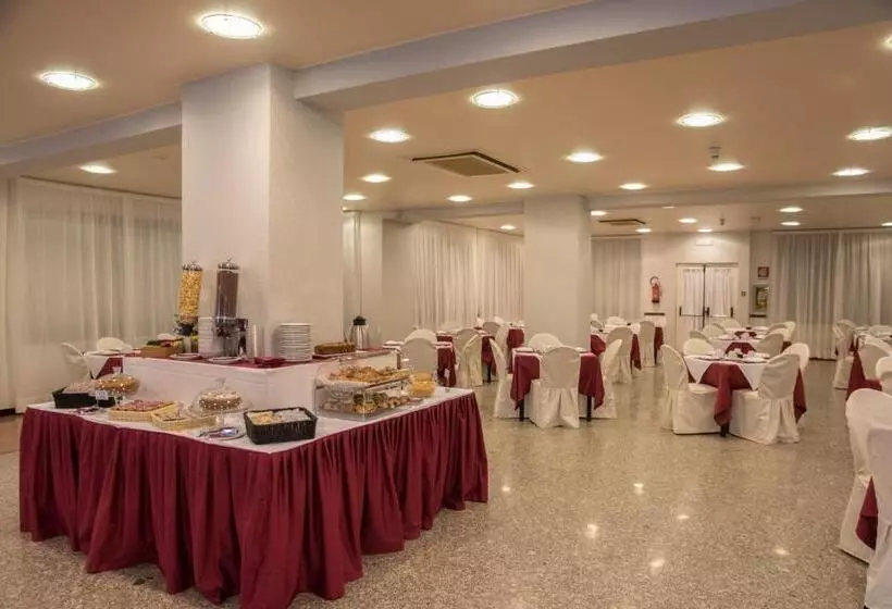 Отель New Petit