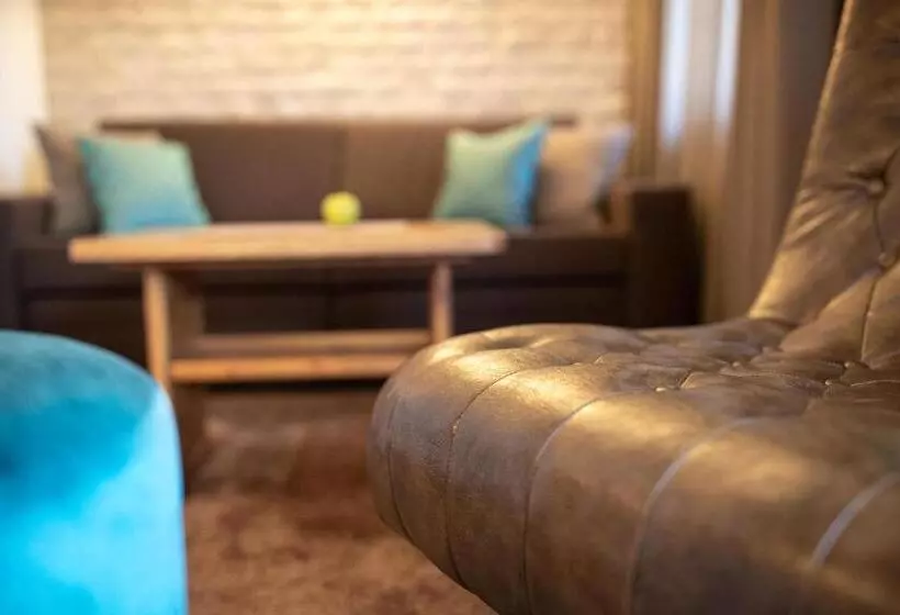 Отель Patriarch